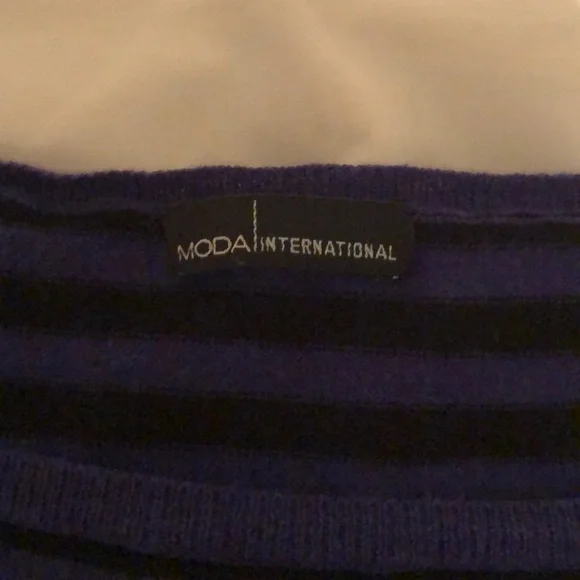 Moda Int’l lightweight scoop neck sweater - Picture 2 of 2